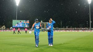 IND vs AUS: 'സൂര്യ'നുദിച്ചു, പക്ഷെ വില്ലനായി മഴ; ആദ്യ കളി ഉപേക്ഷിച്ചു