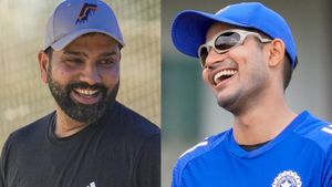 IND vs AUS: ഗില്ലിനോടു രോഹിത്തിന് പിണക്കമോ? ആദ്യം നേരില്‍ കണ്ടപ്പോള്‍ പ്രതികരണമിങ്ങനെ!! വീഡിയോ