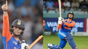 അഭിഷേക് ഒരോവര്‍ തികയ്ക്കില്ല!! വെറും 3 ബോളില്‍ ഞാന്‍ ഔട്ടാക്കും; ഞെട്ടിച്ച് പാക് പേസര്‍