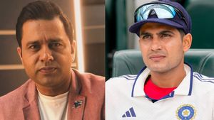 200 പ്ലസ് ഓവറെറിഞ്ഞു, അവന് ഒരോവര്‍ പോലുമില്ല!! ഗില്‍ മണ്ടന്‍ ക്യാപ്റ്റന്‍; ചോപ്ര കലിപ്പില്‍