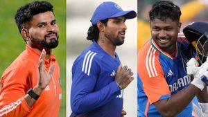 IND vs SA: നാലില്‍ ശ്രേയസില്ല? പകരമാര്, സഞ്ജുവടക്കം നാലു പേര്‍ തയ്യാര്‍!! 