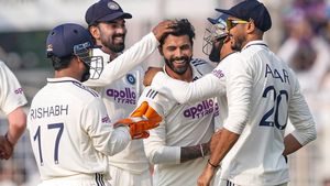 IND vs SA: ഒറ്റ ദിവസം വീണത് 17 വിക്കറ്റ്!! ഈഡനില്‍ വിക്കറ്റ് മഴ, ഇന്ത്യക്കു മുന്‍തൂക്കം