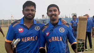 SMAT: ഫിഫ്റ്റിയടിച്ച് ഓപ്പണര്‍ സഞ്ജു!! പക്ഷെ ഹീറോ രോഹന്‍, 60 ബോളില്‍ 121; കേരളം കിടുക്കി