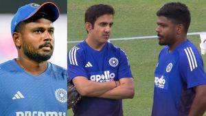 IND vs AUS: ചങ്ക് തകര്‍ന്നു, ഏകനായി സഞ്ജു!! ഗംഭീറിന്റെ 'ചതിക്കു' ശേഷം ചെയ്തതിങ്ങനെ