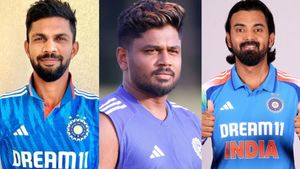 IND vs SA: റുതുരാജ് റിട്ടേണ്‍സ്!! സഞ്ജുവിനു കോളില്ല, ക്യാപ്റ്റന്‍ രാഹുല്‍; ഏകദിന 11