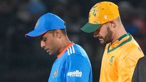 IND vs SA: നാലാമങ്കം മൂടല്‍ മഞ്ഞെടുത്തു!! കളി ഫലമില്ലാതെ ഉപേക്ഷിച്ചു