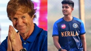 VHT 2025: അമ്പമ്പോ... റോഡ്‌സും ഇനി വിഘ്‌നേഷിന് പിന്നില്‍!! ലോകത്തില്‍ ഇതാദ്യം, സംഭവമറിയാം