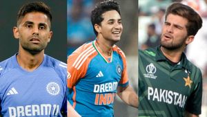 സൂര്യയും ഗില്ലും ബുംറയും ഔട്ട്!! 6 ഇന്ത്യക്കാര്‍, ഇതാ 2025ലെ ഇന്ത്യ-പാക് സംയുക്ത ടി20 11