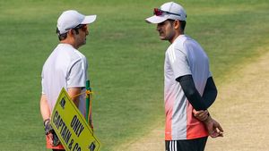 ഗംഭീറും ഗില്ലും തമ്മില്‍ 'അടിച്ചുപിരിഞ്ഞു'!! പുറത്താക്കിയതിനെ പറ്റി പ്രതികരണമിങ്ങനെ