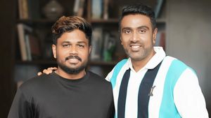 IND vs NZ: സഞ്ജുവിനെ 'തൊട്ടുകളിക്കേണ്ട'!! എന്തിന് ഇഷാന്‍? അശ്വിന്‍ കലിപ്പില്‍, പറഞ്ഞതിങ്ങനെ