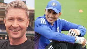 ഗില്‍ ഹേറ്റേഴ്‌സ് കരുതിയിരുന്നോ!! ഉടന്‍ അക്കാര്യം സംഭവിക്കും, ക്ലാര്‍ക്കിന്റെ പ്രവചനമിങ്ങനെ