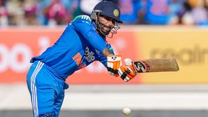 IND vs NZ: 44 ബോളില്‍ 27, ഒരൊറ്റ ഫോര്‍!! ഇത് ടെസ്‌റ്റോ? ജഡ്ഡും വേസ്റ്റ്; ആരാധകരോഷം