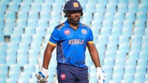 VHT 2026: 101 പിന്നാലെ 11, കഷ്ടം തന്നെ സഞ്ജൂ!! പുതുച്ചേരിയോടു പറ്റില്ലേ? ട്രോളുമായി ഹേറ്റേഴ്‌സ്