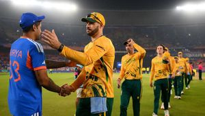 T20 WC 2026: തന്ത്രങ്ങളല്ല, മണ്ടത്തരങ്ങൾ! ആ താരത്തെ ബെഞ്ചിലിരുത്തിയതിൽ രോഷാകുലനായി മുൻ ഓപ്പണർ