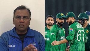 T20 WC: 'ഇന്ത്യ ഒന്നാം നമ്പർ ടീം, പാകിസ്ഥാൻ വിവരമില്ലാത്തവർ'; സ്വന്തം ടീമിനെ വിമർശിച്ച് മുൻ പാക് താരം, കാരണം?