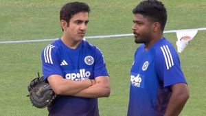 ഗംഭീറിന് എന്തു പറ്റി? ഡഗൗട്ടില്‍ സഞ്ജുവിനെ ശകാരിച്ചോ, സംഭവമിങ്ങന, വീഡിയോ 