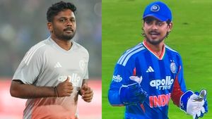 ബാറ്റിങില്‍ ഫ്‌ളോപ്പ്, പിറകെ കീപ്പിങും തെറിച്ചു!! നാട്ടില്‍ സഞ്ജുവിന് അപമാനം? കാരണം പറഞ്ഞ് സൂര്യ