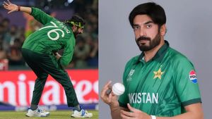 T20 WC 2026: താരീഖ് കള്ളത്തരം കാണിക്കുന്നു!! ബൗളിങ് നിയവിരുദ്ധം, കാരണം പറഞ്ഞ് മുരളി