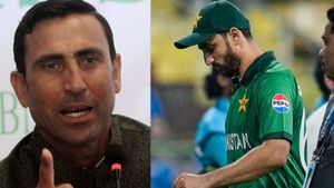 T20 WC 2026: ആഗ ഇത്ര മണ്ടനോ? ഇന്ത്യയെ ജയിപ്പിച്ചത് ആ പിഴവ്!! യൂനിസ് കട്ടക്കലിപ്പില്‍