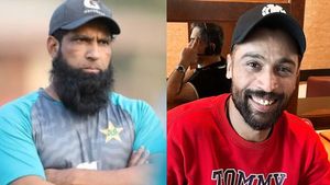 ആമിറേ, ഇന്ത്യ ശ്വാസം വിട്ടോട്ടെ!! വിരമിച്ചിട്ടും അവരെ 'പീഢിപ്പിക്കണോ'? യൂസുഫിന്റെ പരിഹാസം