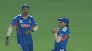 T20 WC 2026: അഭിഷേക് എന്താണിത്? കുട്ടികള്‍ പോലുമെടുക്കും ഈ ക്യാച്ച്!! അമ്പരന്ന് സൂര്യ