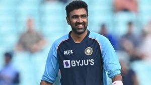IPL 2026: സഞ്ജു റെഡി, കെകെആർ സ്പിൻ കെണിയൊരുക്കിയാലും പ്രശ്നമില്ല! അശ്വിന്റെ പ്രെഡിക്ഷൻ വേറെ ലെവൽ