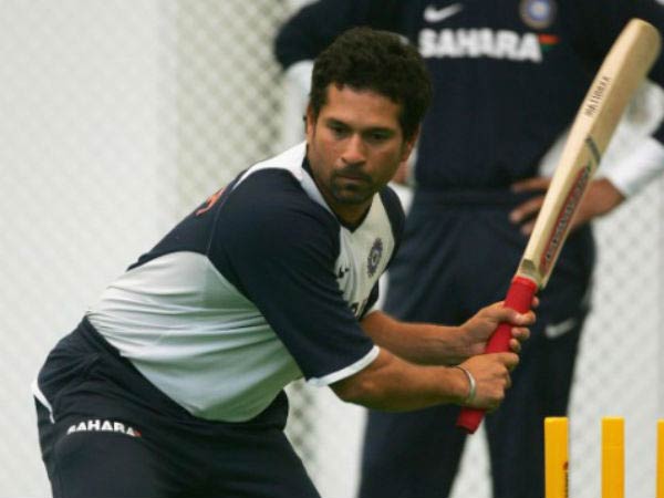 ഇടങ���കയ്യിലും അരക്കൈ ഇടങ���കയ്യിലും അരക്കൈ