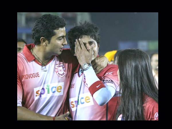 ഹര്‍ഭജന്റെ തല്ല് 