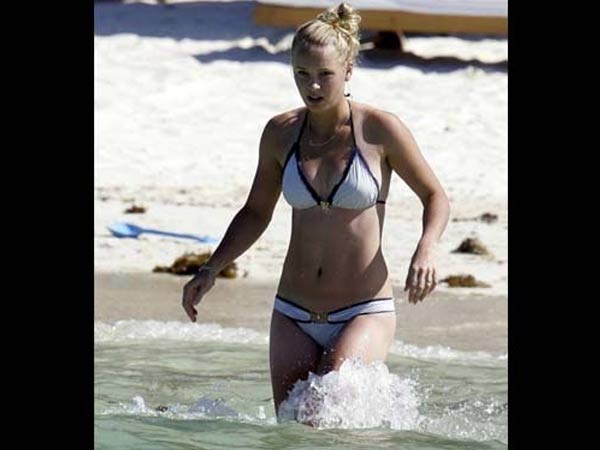 കരോളിന്‍ വോസ്‌നിയാക്കി