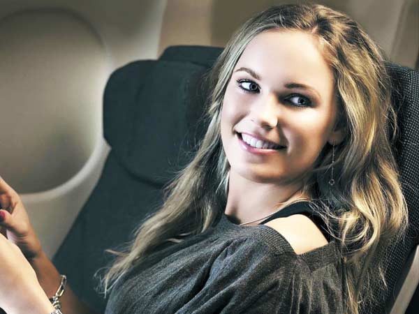 കരോളിന്‍ വോസ്‌നിയാക്കി