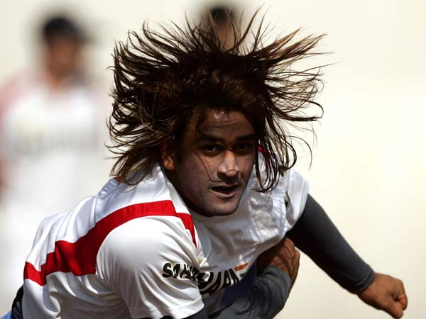 മുടിയന്‍ ധോണി