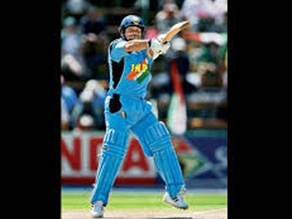 അക്തര്‍ സിക്‌സര്‍