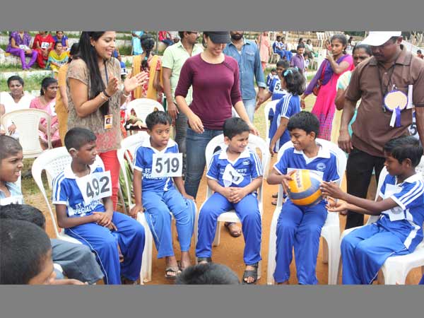 ഞങ്ങള്‍ക്കും കളിക്കണം