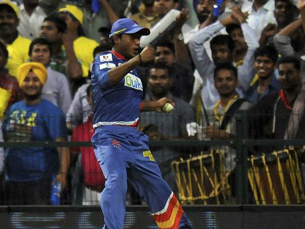 ധോണിക്ക്യാച്ച്