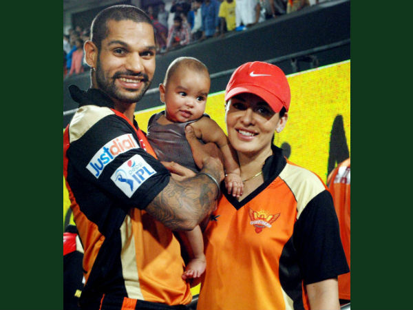 സകുടുംബം ധവാന്‍