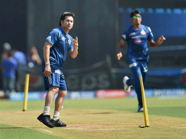 സച്ചിന്‍ ബാറ്റെടുത്തു