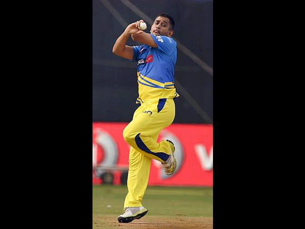 എം എസ് ധോണി