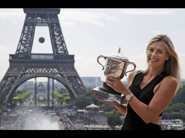 ഈഫല്‍ സാക്ഷി