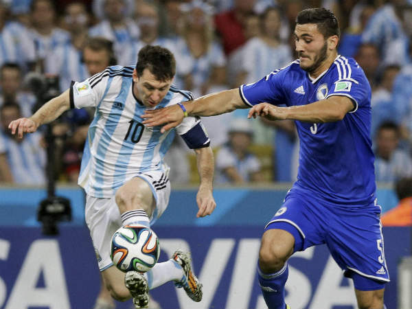 സെല്‍ഫ് ഗോളിന്റെ ദുരന്തം പേറി