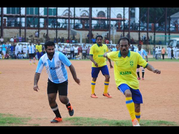 കളി ഞങ്ങളോടും വേണ്ട