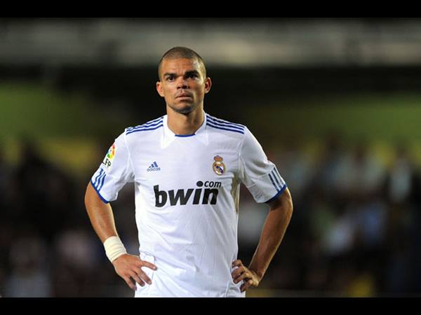 റെഡ് കാര്‍ഡ്