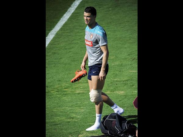 റൊണാള്‍ഡോയും താഴെ