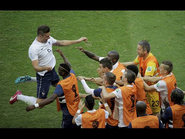 ആഷോഷം ഇങ്ങനെ