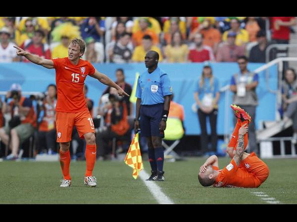 ദേ ഇവനെന്നെ വീഴ്ത്തി