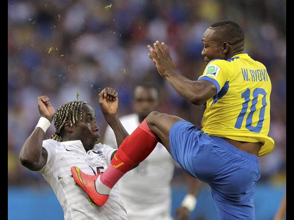 ചവിട്ടല്ലേ പൊന്നേ