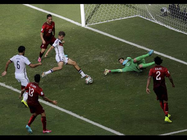 ലോകകപ്പിന്റെ സ്‌ട്രൈക്കര്‍