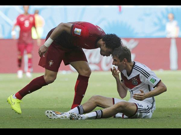 റെഡ് കാര്‍ഡ്