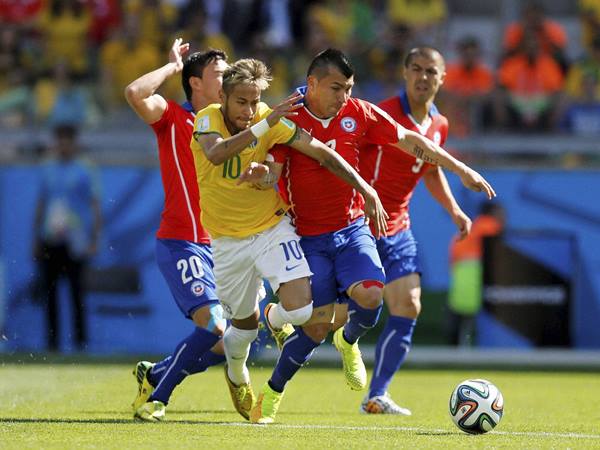 നെയ്മറെ തളക്കാന്‍