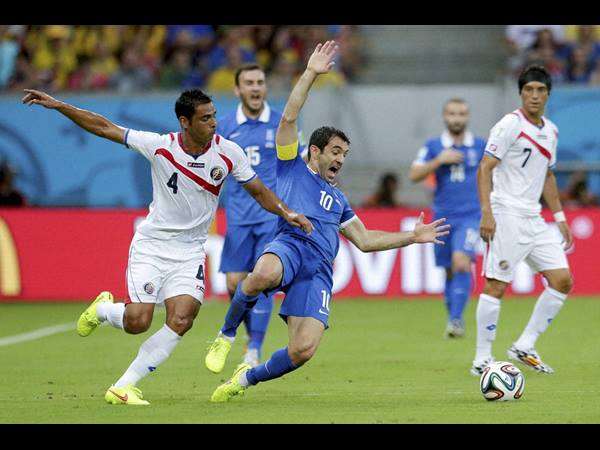 കറുത്ത കുതിരകള്‍, വെളുത്ത ജേഴ്‌സിയില്‍