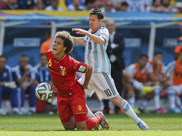 മെസ്സിയും ഫൗള്‍ ചെയ്യും